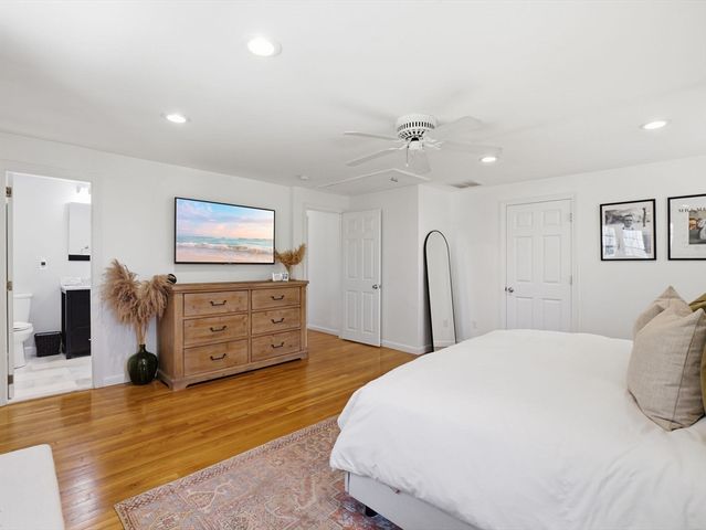 4 Donny Dr, Franklin, MA 02038