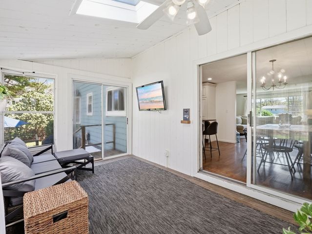 4 Donny Dr, Franklin, MA 02038