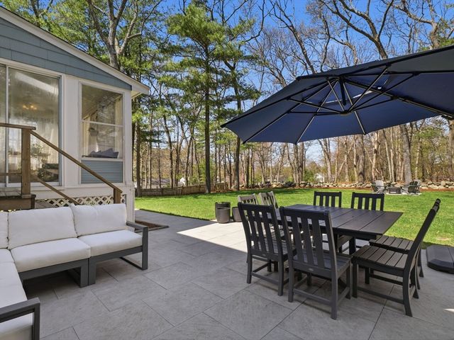 4 Donny Dr, Franklin, MA 02038