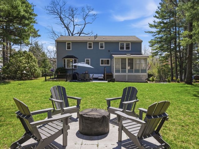 4 Donny Dr, Franklin, MA 02038