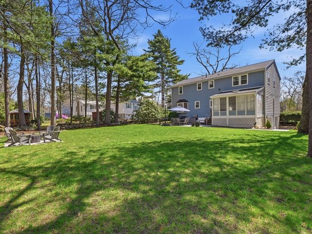 4 Donny Dr, Franklin, MA 02038