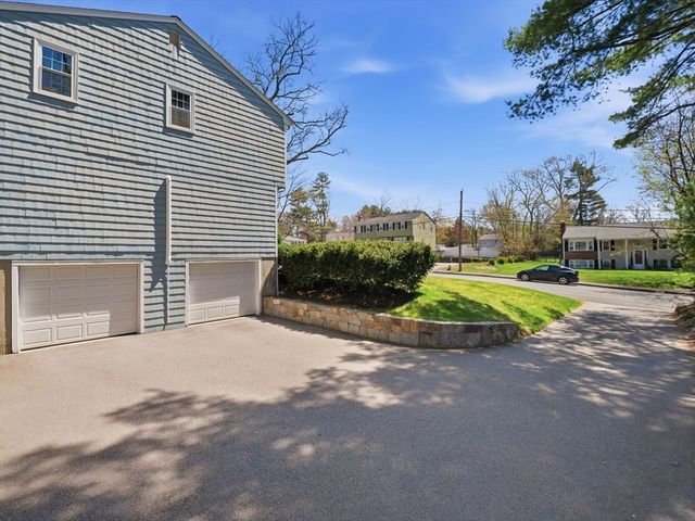 4 Donny Dr, Franklin, MA 02038