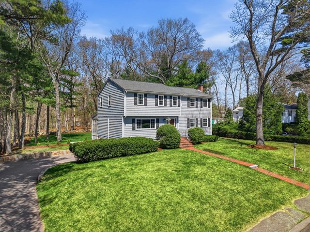 4 Donny Dr, Franklin, MA 02038