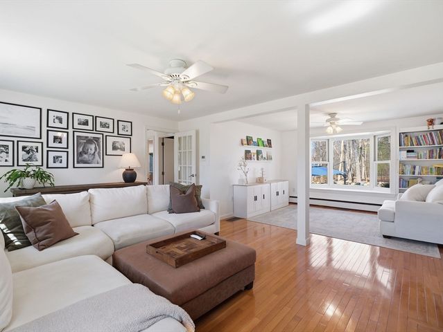 4 Donny Dr, Franklin, MA 02038