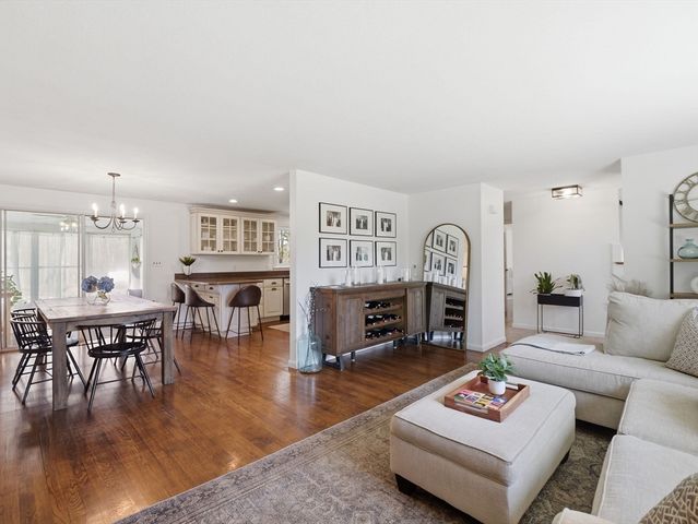 4 Donny Dr, Franklin, MA 02038