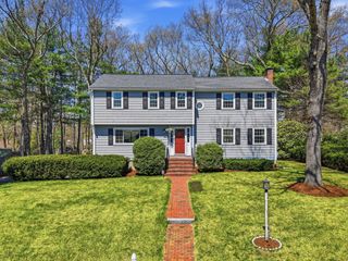 4 Donny Dr, Franklin, MA 02038