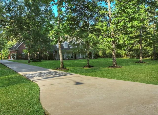 10819 Lake Windcrest, Magnolia, TX 77354