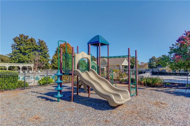 380 Fairway Circle, Monroe, GA 30656