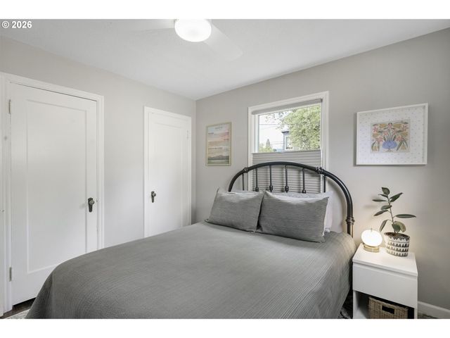 10236 N SMITH St, Portland, OR 97203
