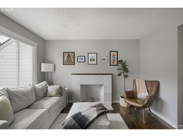 10236 N SMITH St, Portland, OR 97203