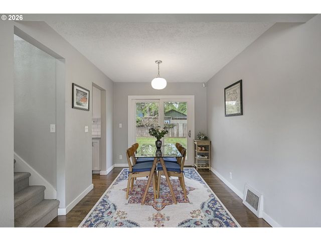 10236 N SMITH St, Portland, OR 97203