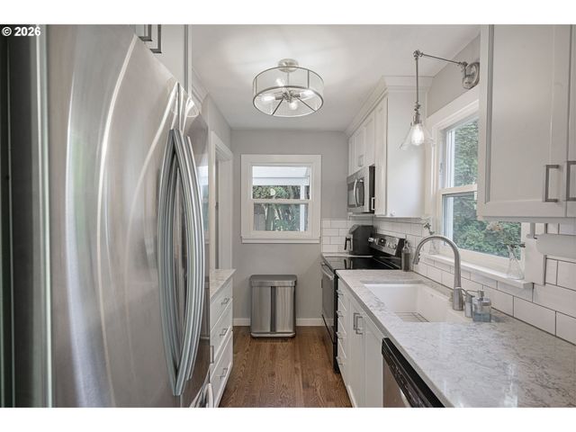 10236 N SMITH St, Portland, OR 97203