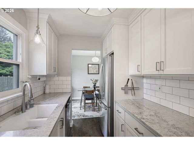 10236 N SMITH St, Portland, OR 97203