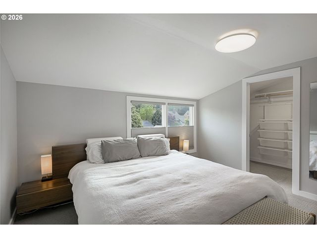 10236 N SMITH St, Portland, OR 97203