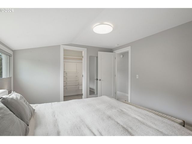 10236 N SMITH St, Portland, OR 97203