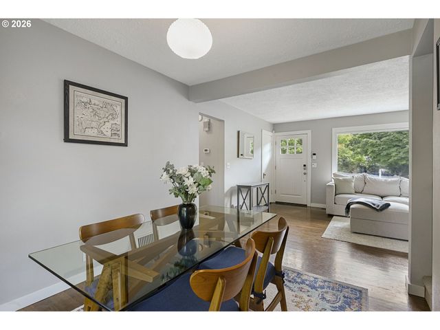 10236 N SMITH St, Portland, OR 97203