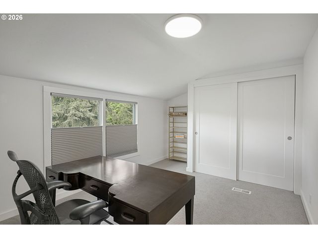 10236 N SMITH St, Portland, OR 97203