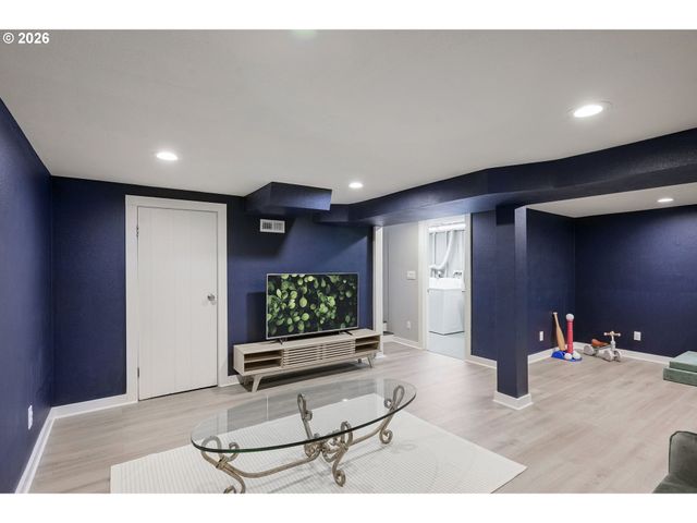 10236 N SMITH St, Portland, OR 97203
