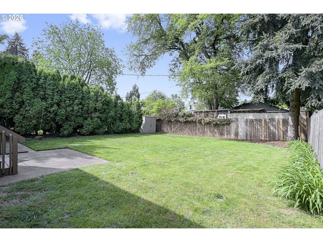10236 N SMITH St, Portland, OR 97203