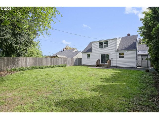10236 N SMITH St, Portland, OR 97203