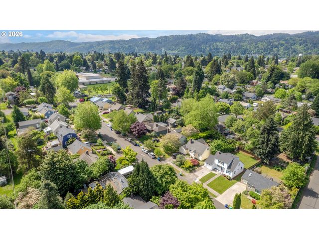 10236 N SMITH St, Portland, OR 97203