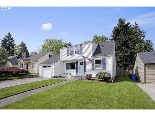 10236 N SMITH St, Portland, OR 97203