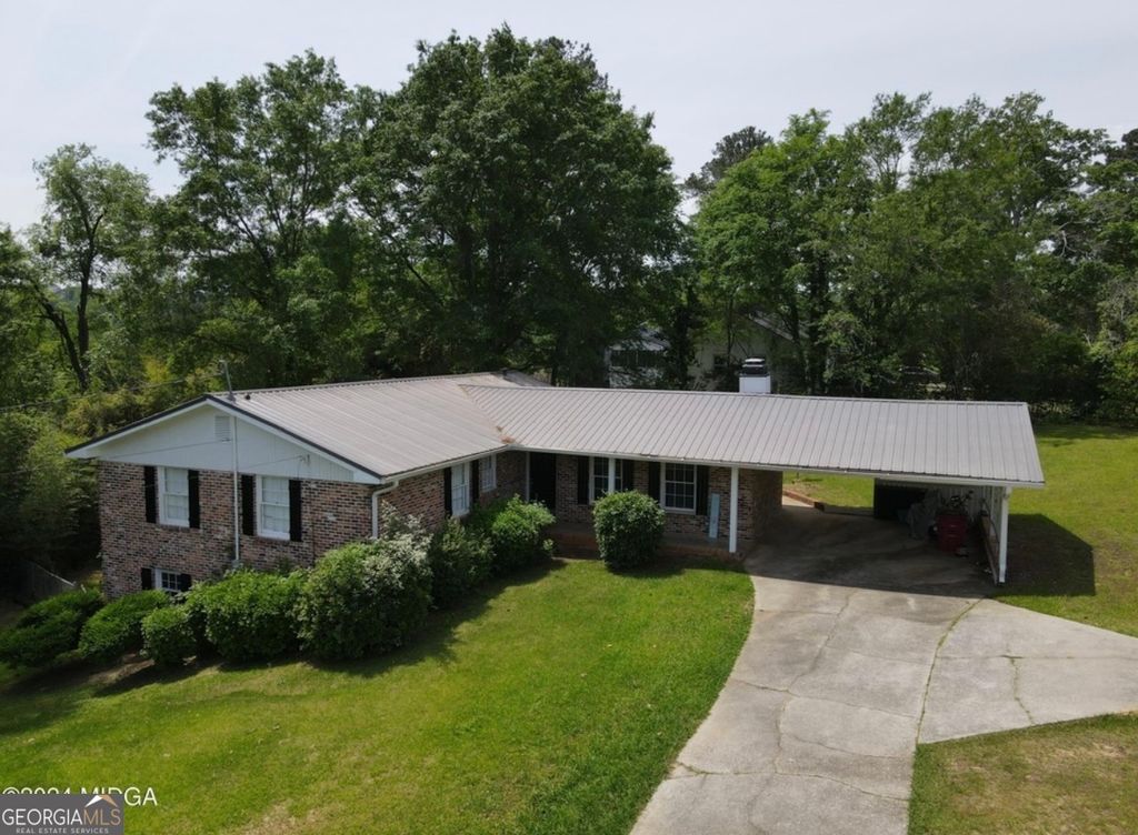 2960 Stuart Drive, Macon, GA 31204