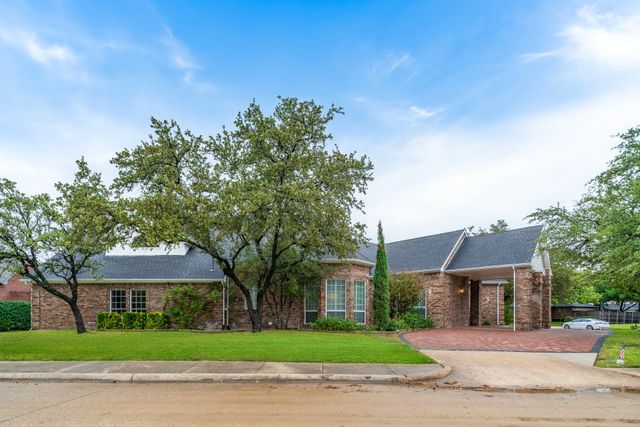 4503 Bretton Bay Lane, Dallas, TX 75287