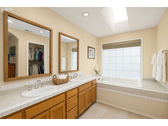 5324 Sw WICHITA St, Tualatin, OR 97062