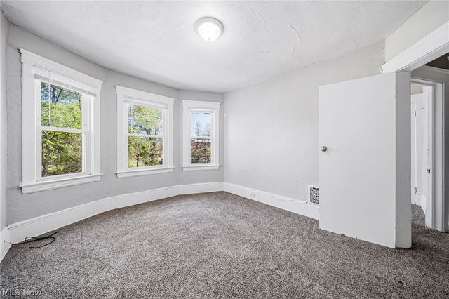 9008 Birchdale Avenue, Cleveland, OH 44106