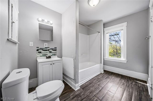 9008 Birchdale Avenue, Cleveland, OH 44106