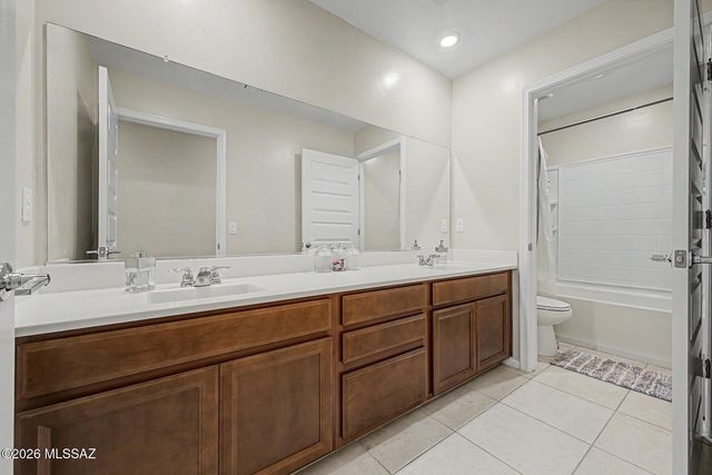 17428 S Nicholas Falls Drive, Vail, AZ 85641
