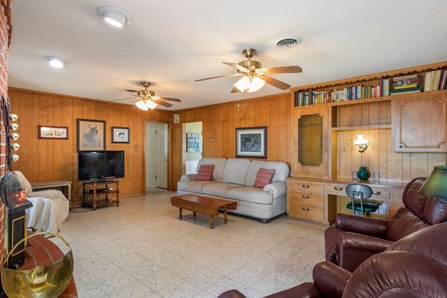 1111 Hillcrest, Coleman, TX 76834