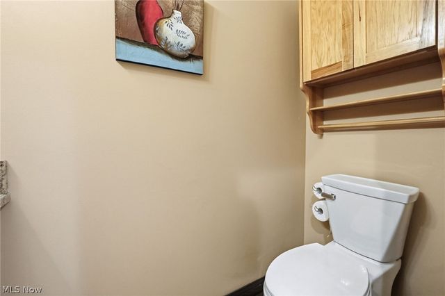18130 Greatwood Lane, Chagrin Falls, OH 44023