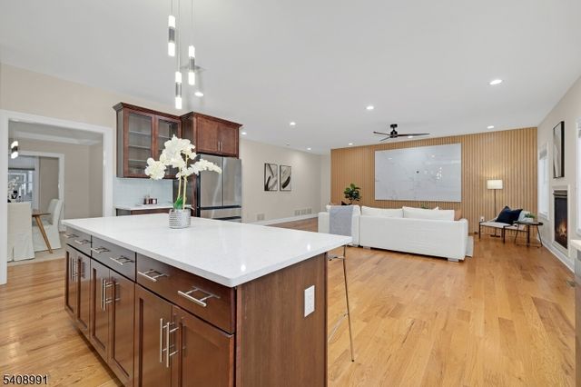 2 Maddie Ct, Woodbridge Twp., NJ 07067