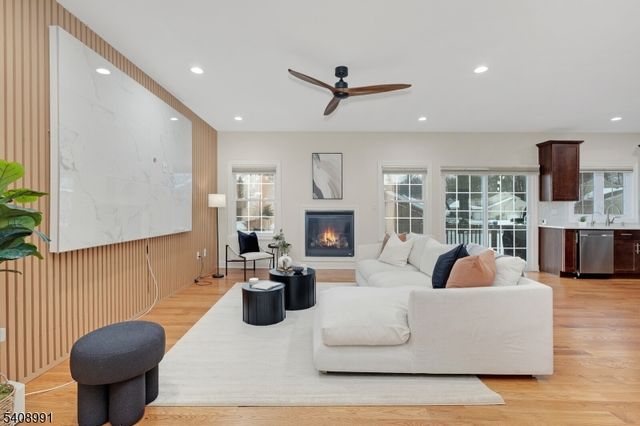 2 Maddie Ct, Woodbridge Twp., NJ 07067