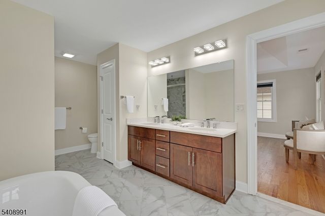 2 Maddie Ct, Woodbridge Twp., NJ 07067