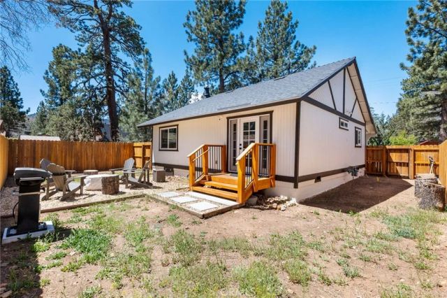 531 Santa Barbara, Sugarloaf, CA 92386
