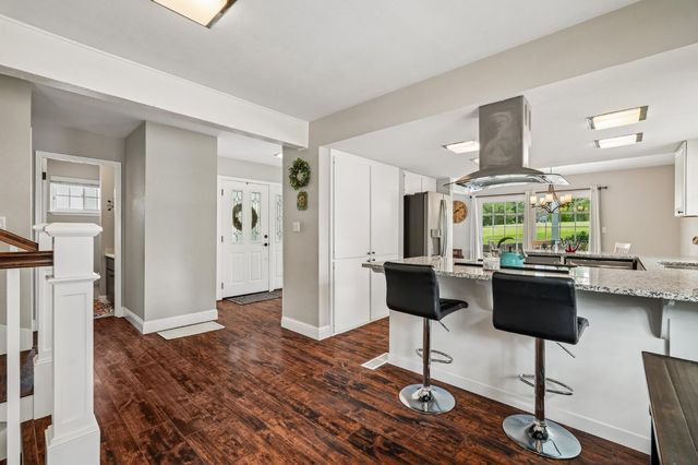 11883 Torrey Pines Dr, Auburn, CA 95602