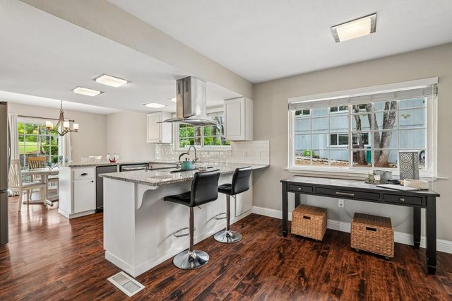 11883 Torrey Pines Dr, Auburn, CA 95602