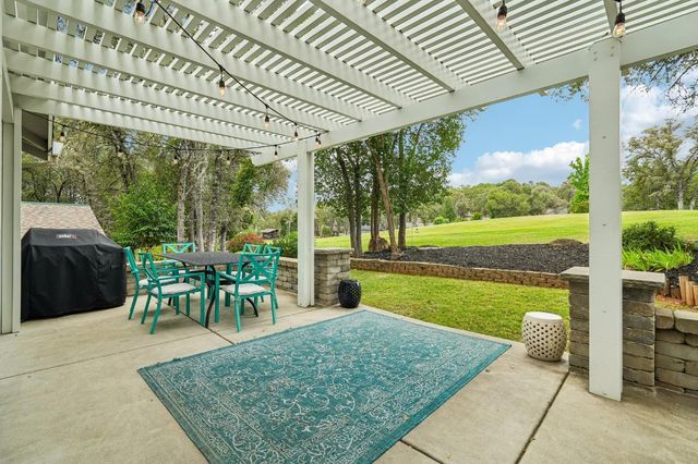 11883 Torrey Pines Dr, Auburn, CA 95602