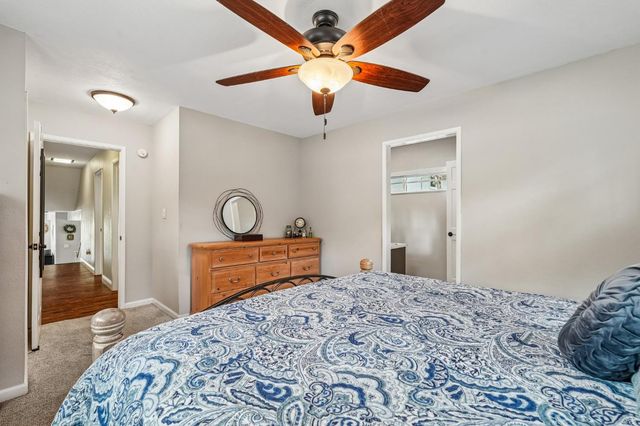 11883 Torrey Pines Dr, Auburn, CA 95602