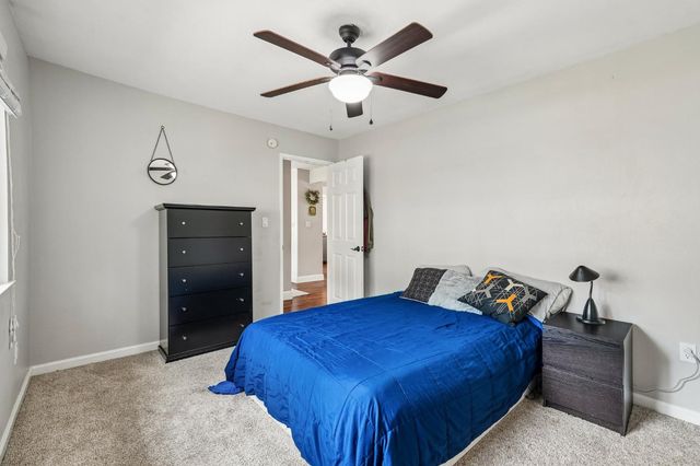 11883 Torrey Pines Dr, Auburn, CA 95602