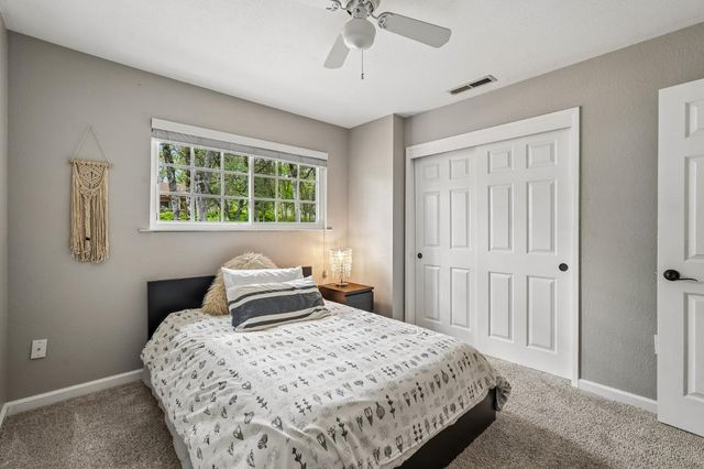 11883 Torrey Pines Dr, Auburn, CA 95602