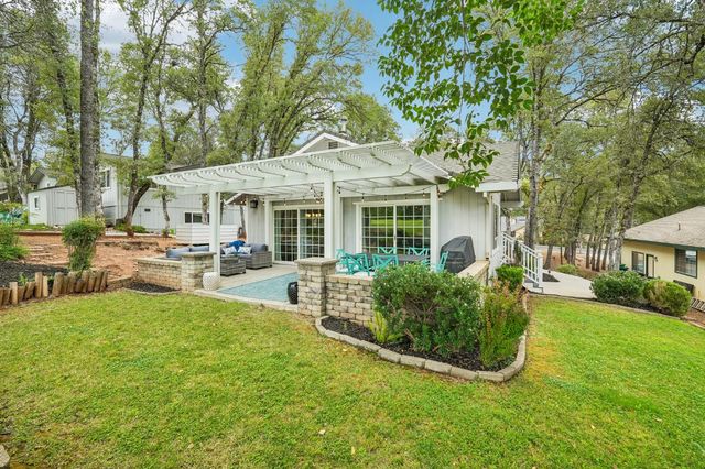11883 Torrey Pines Dr, Auburn, CA 95602