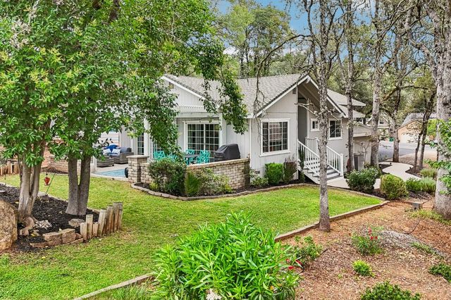 11883 Torrey Pines Dr, Auburn, CA 95602
