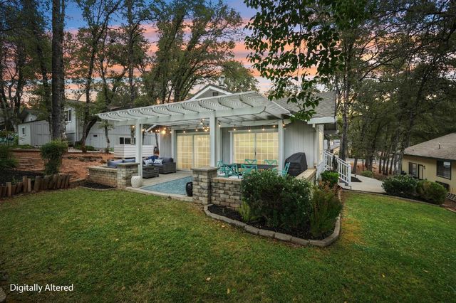 11883 Torrey Pines Dr, Auburn, CA 95602