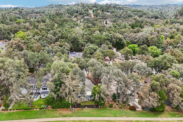 11883 Torrey Pines Dr, Auburn, CA 95602