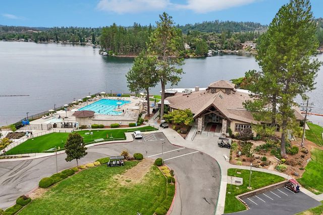 11883 Torrey Pines Dr, Auburn, CA 95602