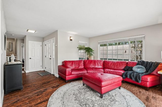 11883 Torrey Pines Dr, Auburn, CA 95602